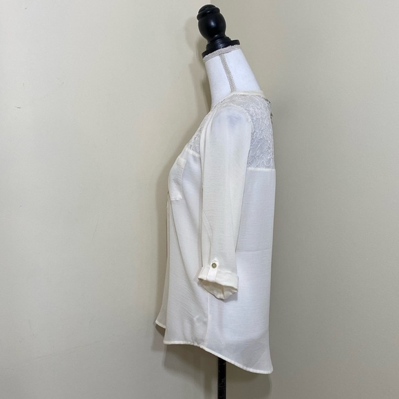 Nwt Express || Womans blouse with lace detail size XS - Picture 2 of 6